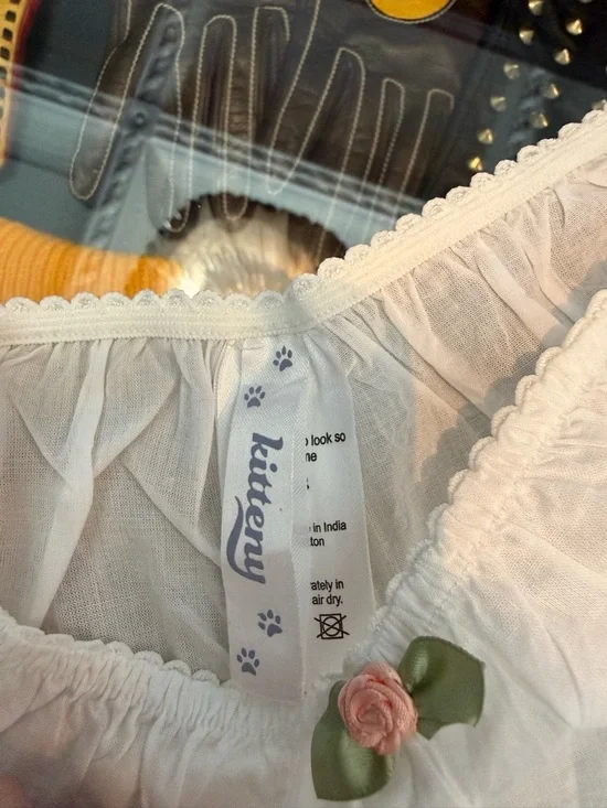 Kittens White Ruffled Cotton Bloomers with Rosette Accent - Picture 4 of 5